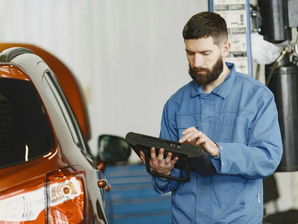 Logiciel DMS automobile : choix, comparaison et déploiement pour concessions et garages
